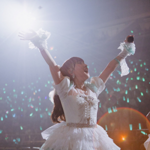 【ライブレポ】BEYOOOOONDSが初の横浜アリーナ単独公演で見せた「映画のような人生」――高瀬くるみ卒業と新たな幕開けが交差した〈HIGH! TENSION BEYOSCOOOOOPE〉