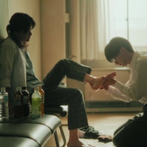 小川史記×瀬戸利樹7月BLドラマ『しもべの王子様』「足舐め」を命じる衝撃的な予告動画公開！主題歌はBUDDiiS新曲に決定