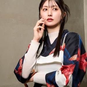駒形友梨、移籍後初SG「Many Many Musik」リリース