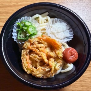 【グルメ】おろし大根・梅干し・刻みオクラがトッピング　ほっかほっか亭の新発売「冷し梅おろしうどん」を食べてみた