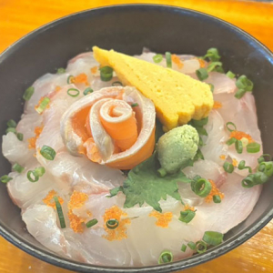 【岩手県盛岡市】宮古サーモン×銀河のしずく、盛岡・海鮮居酒屋「糸～ito～」に新メニュー「岩手三陸丼」登場