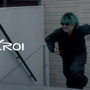Kroi、新曲MVのBehind The Scenes公開