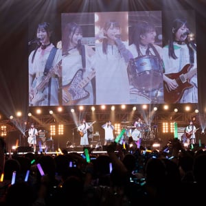 【ライヴレポ】MyGO!!!!!、「つなぎ目」の先で鳴り響いた未来──〈MyGO!!!!! 9th LIVE「つなぎ目の向こうに」DAY2〉