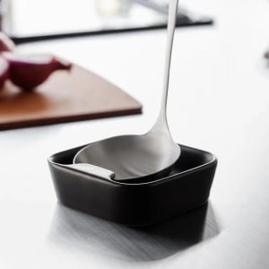山崎実業のお玉スタンドはココが違う！ お玉立てのプチストレスをスタイリッシュに解決だ〜