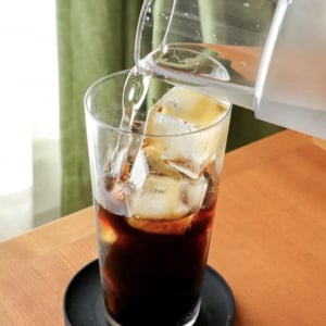この夏だけで8本リピート！タリーズの「ESPRESSO BASE」で、1杯約30円のアイスコーヒー生活が叶ったよ