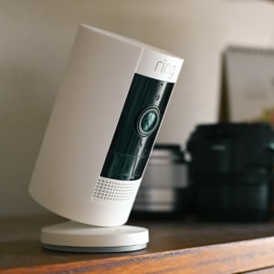 3年半使い続けたRingの充電式セキュリティカメラ。猫の見守りから防犯まで、安心感がまるで変わった
