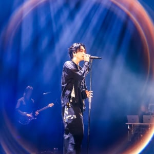【ライブレポ】宮世琉弥が昇華した「俳優」と「アーティスト」の二面性──〈Live Tour 2026 “Illusionist”〉