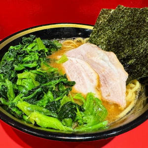 【家系グルメ】ラーメン激戦区にオープンした横濱家系ラーメン十八代目野中家神田店のラーメンを食べる