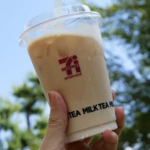 コーヒー党の私ですが、セブンカフェの「アイスミルクティー」にハマってます！ 3つのご褒美アレンジも紹介
