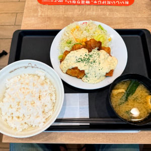 松屋のチキン南蛮を「新たな味で楽しむ方法」→ 間違いなくウマイ