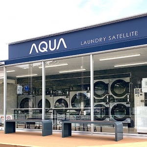 AQUA アクア 災害対応型＆地域貢献型コインランドリーが被災者の衛生環境をサポート　優れた耐震性 耐久性　非常時は遠隔で状況把握　開発 製造 サービス一貫体制で信頼と実績