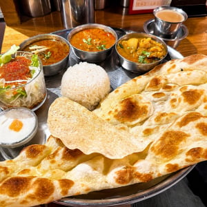 伝説の羊肉料理屋「ひつじや」の系譜のインドカレー屋「ひつじや」のランチは極度うまい