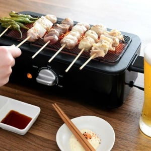 自宅で「ひとり焼き鳥屋」オープンできるよ。 煙が気にならない電気七輪でね