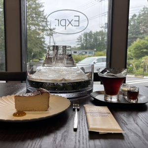 一生に一度は飲みたい、氷でできた“富士山グラス”で絶景とともに楽しむ1日3杯限定の特別なコーヒー