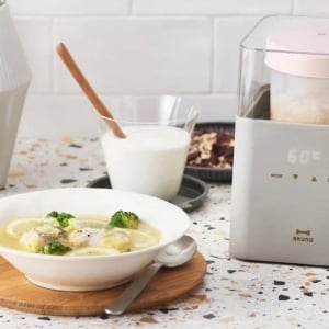 牛乳パックごとセット。ブルーノのヨーグルトメーカーで、発酵ごはんのレパートリー広がる