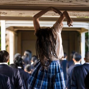 スマホに届いたのは、“自分が死ぬAI動画”　山元環監督が手掛ける青春×恐怖のノンストップホラー『呪いのスマホ』予告編［ホラー通信］