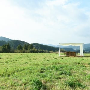 【山口県美祢市】茶菓子・茶葉・茶器の「plus KAMERIYA」が、秋吉台で野点茶会を開催！