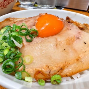 【博多ラーメン でぶちゃん 高田馬場本店】最強ご飯「天城黒豚のネギこぶためし」が最高すぎた件