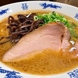 【東京・新橋グルメ】深夜でも行列ができる「ラーメンニキ新橋」がゲキウマ確定な件→ ストロング醤油豚骨ラーメン