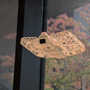 空飛ぶポケットジンバルカメラ「HOVERAir VERSA」がMakuakeで先行販売開始
