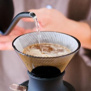 ペーパーフィルターだけで、こんなに違う。世界大会でも使われる「HIFLUX」で、コーヒーの口当たりまで変わりました
