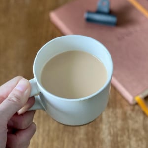 ミルクを注ぐと、まるで飲むスイーツに！ノンカフェインの「いもくりかぼ茶」が美味しすぎる