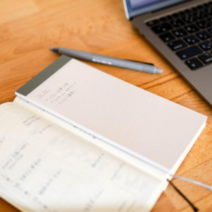 無印良品の「短冊形メモ」で、毎日のやることをリスト化。しかも“あの手帳”とぴったりサイズなんです