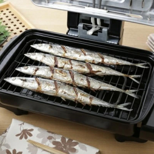 食欲の秋にグリルは不要。アイリスのロースターはサンマ4尾を無煙で焼ける