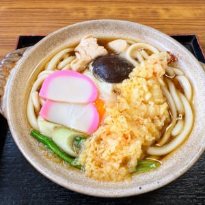 【福井県グルメ】敦賀市に行ったら「まるい麺類店」でうどんを食べるよね
