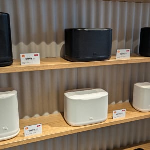 JBLがWi-Fiスピーカー「COVE」3モデルを10月22日に発売へ