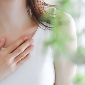 心拍数はいくつが正常？頻脈・徐脈のサインと不整脈を防ぐ生活習慣