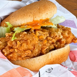 【ケンタッキー・フライド・チキンは神】社運をかけて創造された「オリジナルチキンレッドホットバーガー」を食べた結果