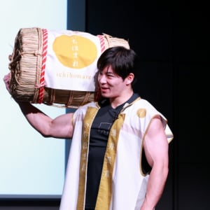 タイムマシーン3号タジタジ…福井県知事が米俵担ぐ肉体美でサプライズ登場！「いちほまれ」新CM発表会