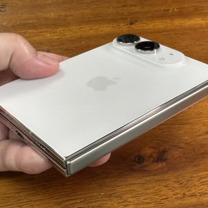 【Appleレビュー】iPhone Duo は AppleCare+ に入るべきか / イイ感じのフィルム・ケースを買え