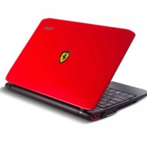 フェラーリ公認！ 鮮やかな赤にエンブレムが輝くノートPC『Ferrari One』発売へ