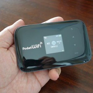 イー・モバイル史上最速＆大容量バッテリー搭載の『Pocket WiFi （GL09P）』　給電機能を利用してスマートフォン連続通信の限界に挑戦してみた