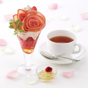超希少！りんごとバラが優雅な紅茶とスイーツで気分はマリー・アントワネット!?