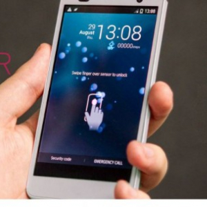Galaxy S 5は超狭額縁デザインを採用、ディスプレー下部は指紋リーダーとしても機能する