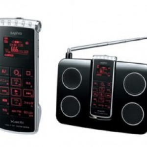 AM/FMラジオ付きICレコーダー『ザクティ サウンドレコーダー』三洋電機より発売