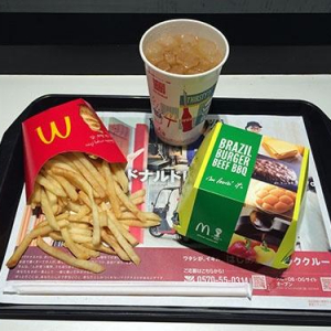 マクドナルド元店員に聞いた！廃棄のバーガーとかポテトって食べちゃダメなの？本当は食べてるでしょ？