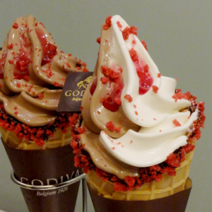 『ゴディバ』夏限定ソフトクリーム＆ドリンクは甘酸っぱいベリー系！　甘すぎない上質な大人の味