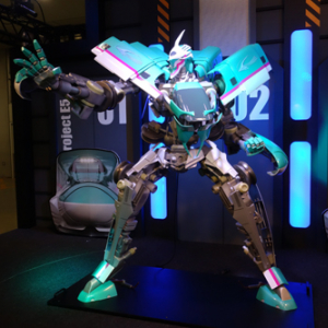 【東京おもちゃショー2014】JR東日本始まったな　E5系新幹線が変形するロボットをコンセプト展示