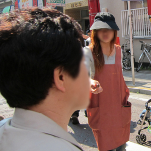 横浜中華街で中国人が強引に甘栗を押し売る事態が多発　「お兄さんオイシーヨ！」と押し売り