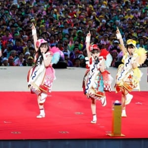 「ももクロ夏のバカ騒ぎ2014 日産スタジアム大会～桃神祭～」レポート　155cm以下・女性限定ライブを告知