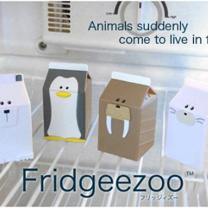 世界初!? “冷蔵庫保管型”のおしゃべりガジェット『Fridgeezoo』登場
