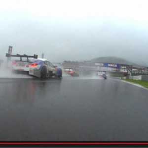 雨ニモマケズ揺れニモマケズ　レーシングカーに『アクションカム』を取り付けた“SUPER GT”のド迫力レース映像が公開