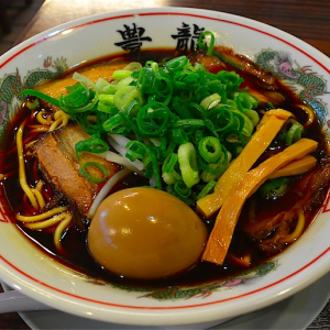 「新福菜館」直伝の味は長野にもあった。長野県長野市の「豊龍」