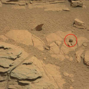 火星の地表でまん丸な石が見つかる　もしや火星人が遊んでいたボールか!?