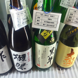 心ゆくまでたくさんの日本酒を楽しめるお店に行こう。東京・新橋の「旅人」