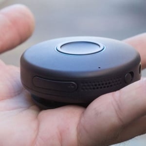 スマホと連携させてトランシーバー風に使えるガジェット「Onyx」